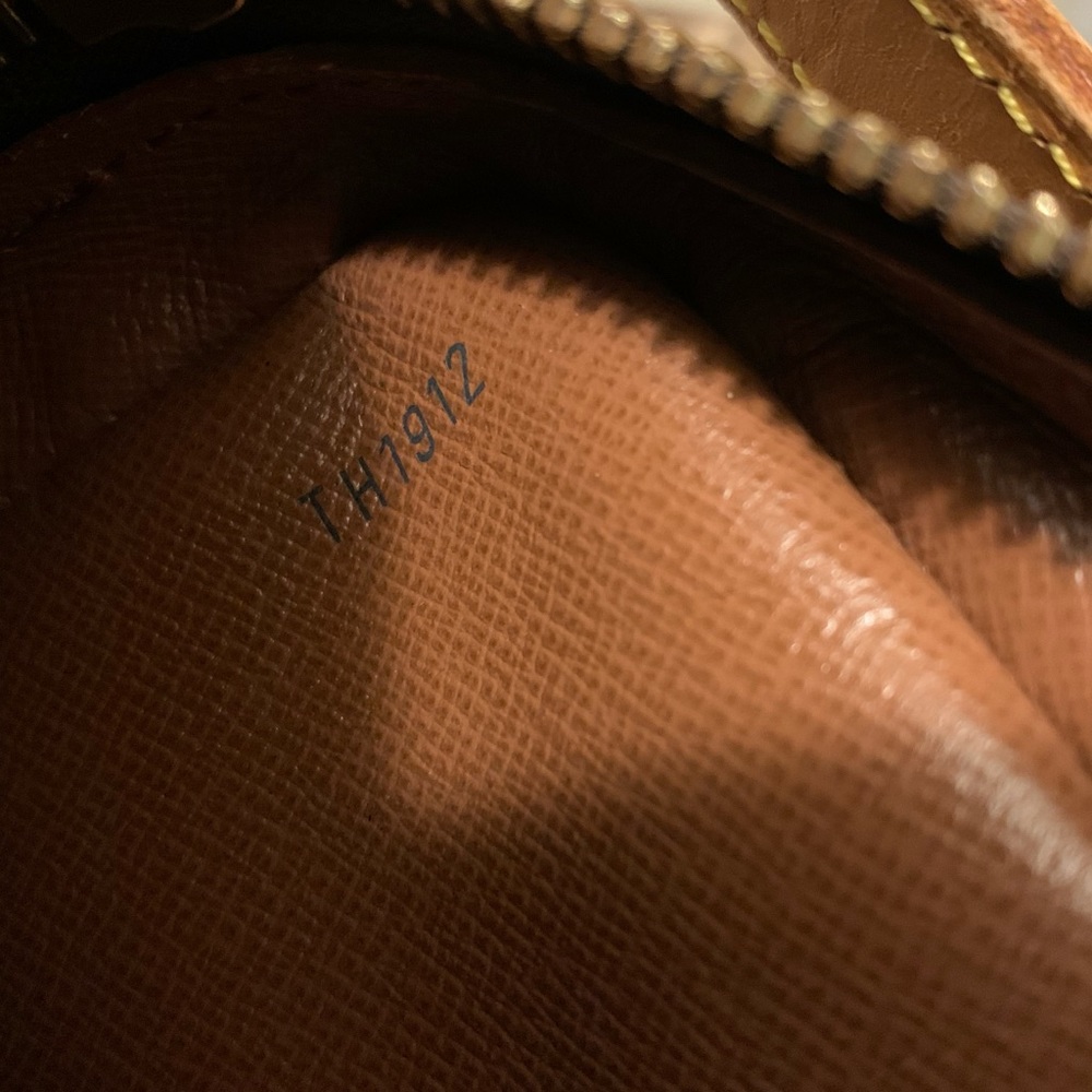 Authentic Louis Vuitton Juene fille GM - Picture 2 of 8